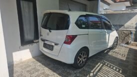 HONDA FREED PSD A/T 2013