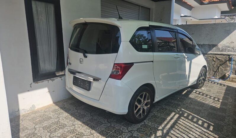 
								HONDA FREED PSD A/T 2013 full									